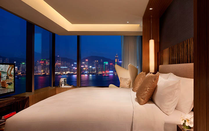 Club 80 Harbour Suite