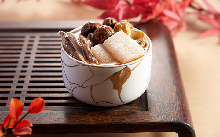 Double-boiled Snow Goose and Sea Whelk Soup with Russula Mushroom and Bamboo Pith