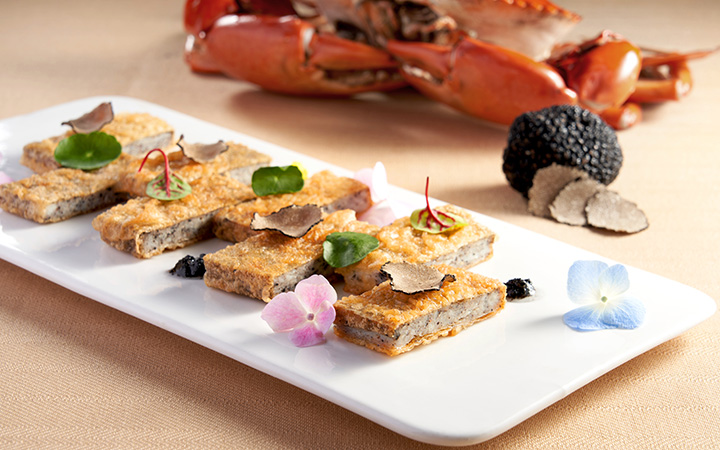 Pan-fried Crab Meat Cake with Minced Shrimp, Water Chestnut and Truffle